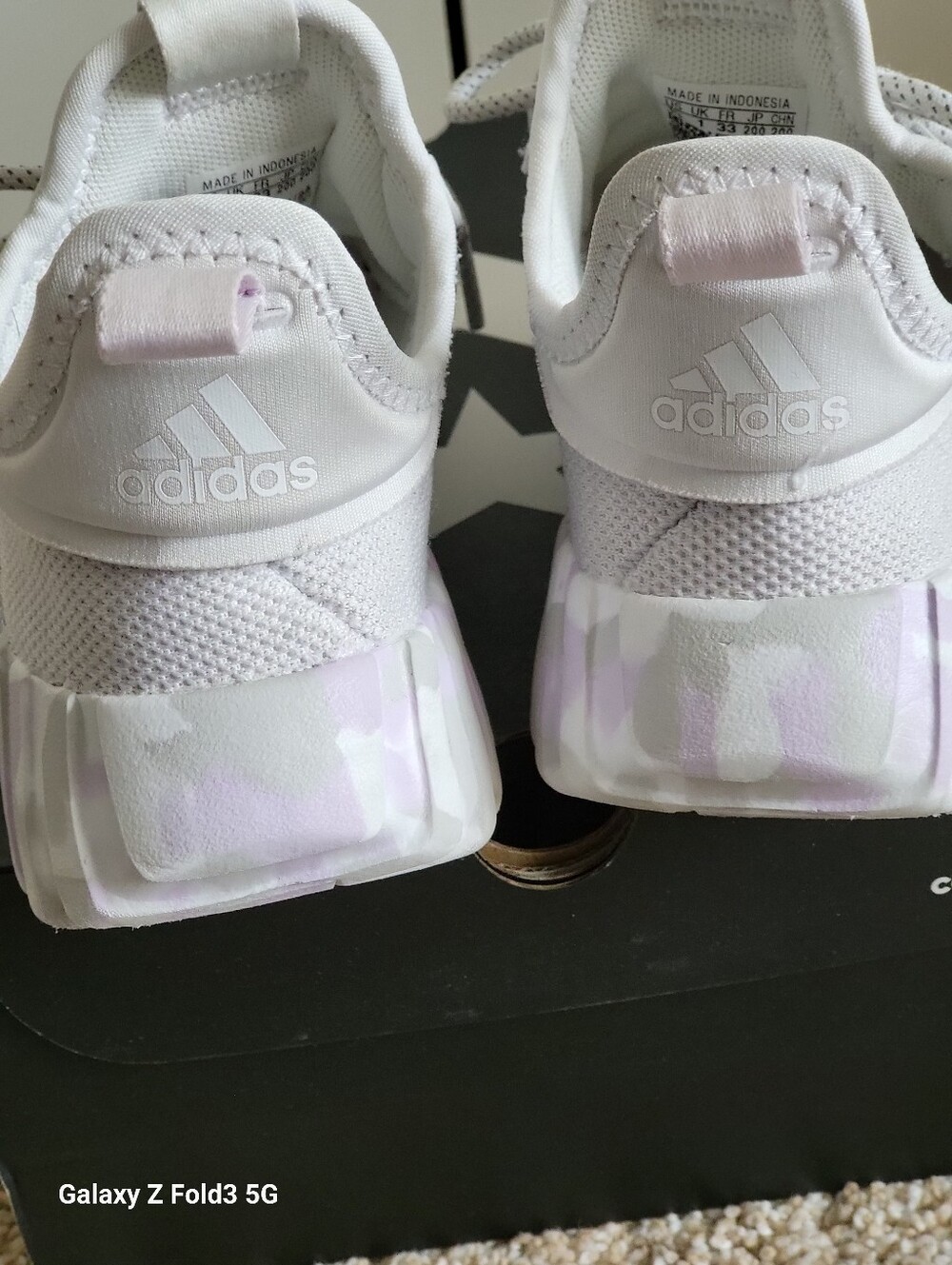 ♥️EUC♥️ Adidas Girls Lightweight Athletic Shoes - Pale Gray - Picture 4 of 8